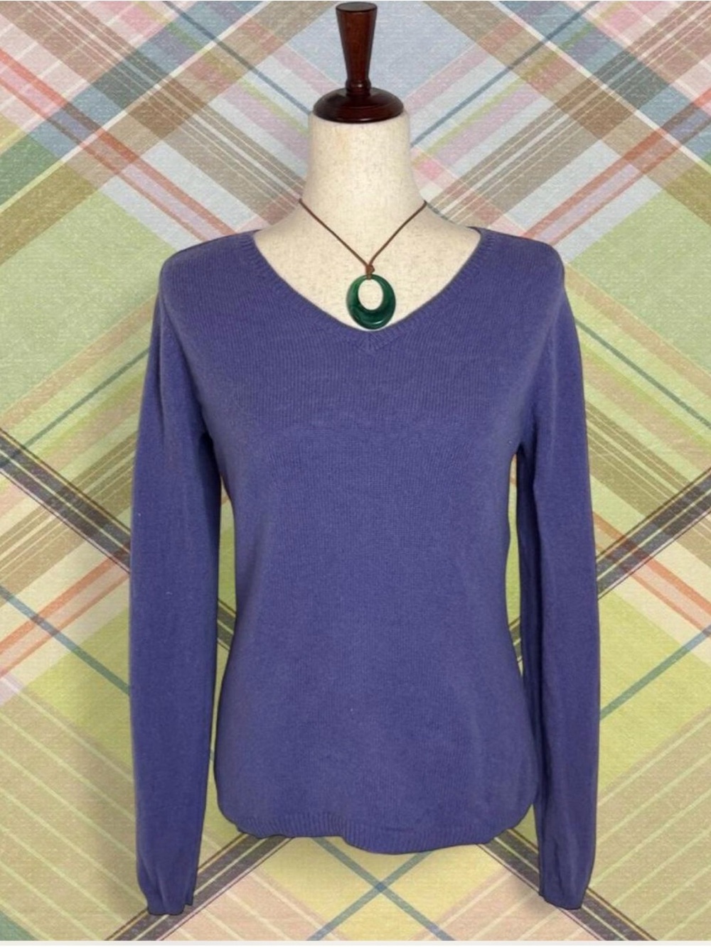 GAP Women's V-Neck Sweater in Violet